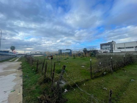 Tirane, shitet toke , 2.169 m² 216.900 €