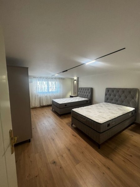 Tirane, jepet me qera apartament 2+1+Ballkon Kati 1, 12 m² 800 € (Ali Dem)