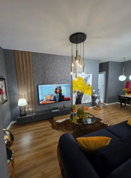 Tirane, shitet apartament 1+1+Ballkon Kati 6, 77 m² 189.000 € (21 Dhjetori)