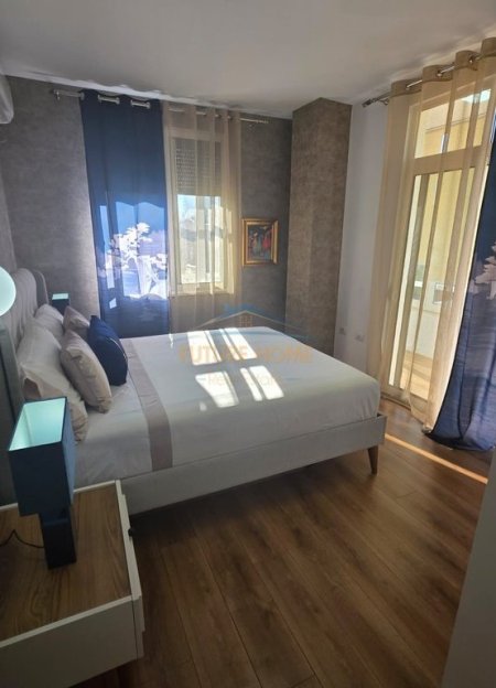 Tirane, shitet apartament 1+1+Ballkon Kati 6, 77 m² 189.000 € (21 Dhjetori)