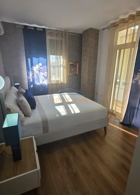 Tirane, shitet apartament 1+1+Ballkon Kati 6, 77 m² 189.000 € (21 Dhjetori)