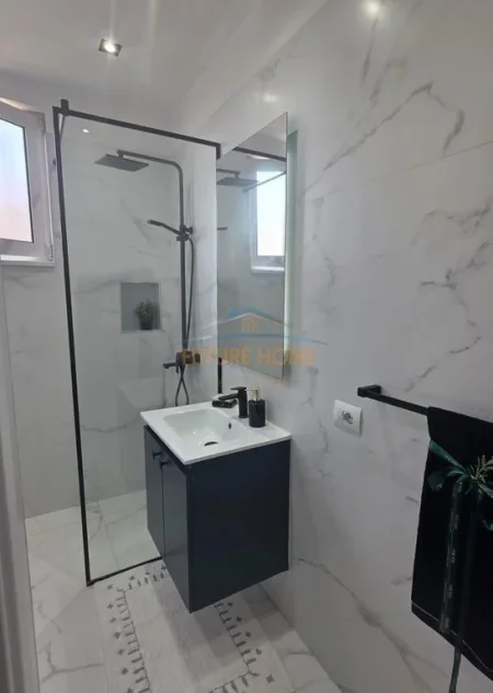 Tirane, shitet apartament 1+1+Ballkon Kati 6, 77 m² 189.000 € (21 Dhjetori)