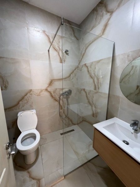 Tirane, jepet me qera apartament 2+1+Ballkon Kati 1, 78 m² 450 € (Rruga Don Bosko)