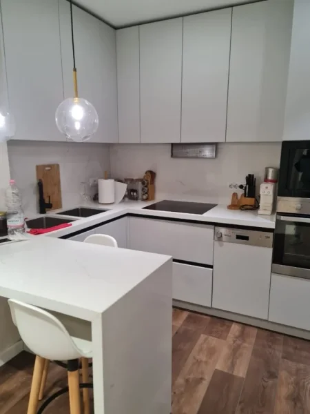 Tirane, jepet me qera apartament 1+1+Ballkon Kati 4, 70 m² 45.000 leke