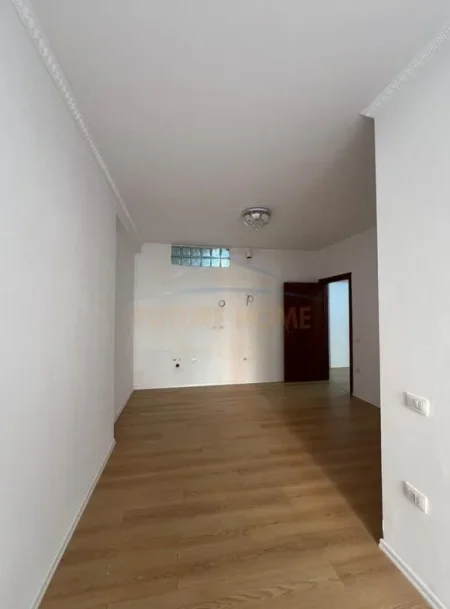 Tirane, shitet apartament 1+1 Kati 2, 69 m² 91.000 € (Fresku)