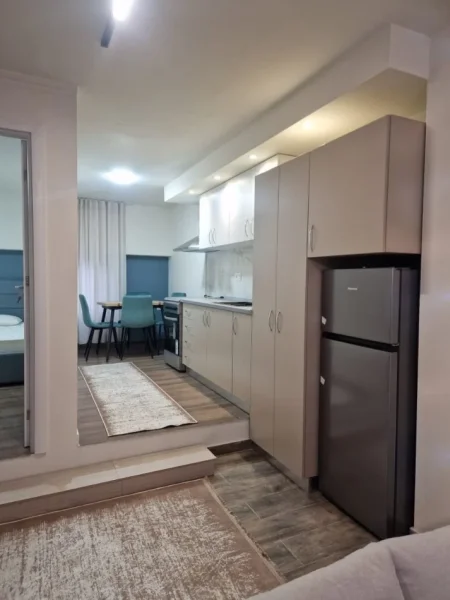 Tirane, jepet me qera apartament 2+1 Kati 0, 84 m² 700 € 