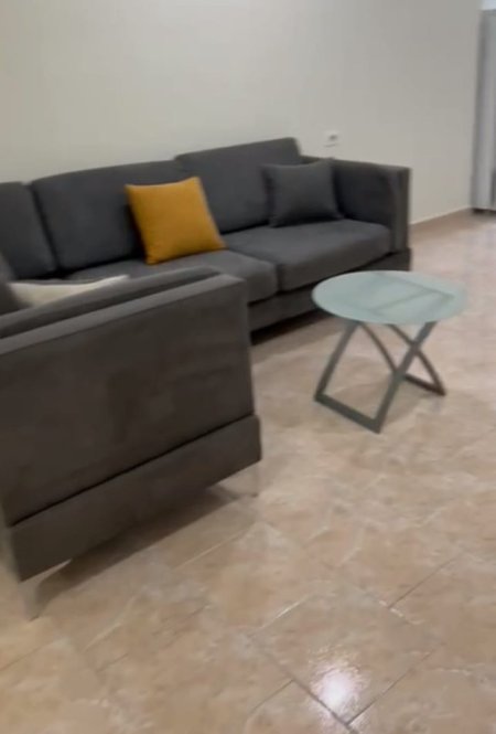 Tirane, jepet me qera apartament 2+1 Kati 3, 290 € 