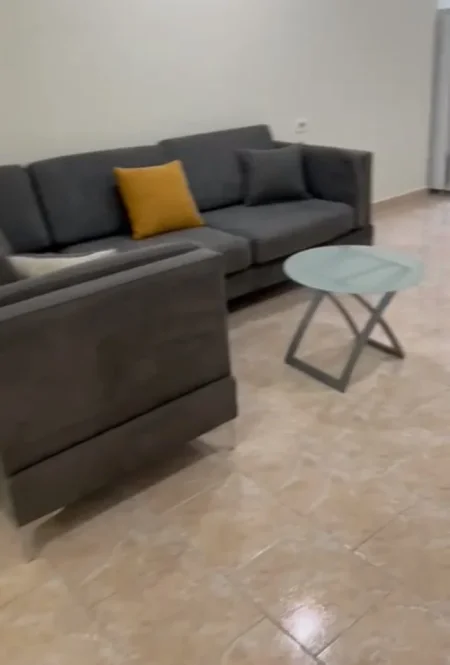 Tirane, jepet me qera apartament 2+1 Kati 3, 290 € 