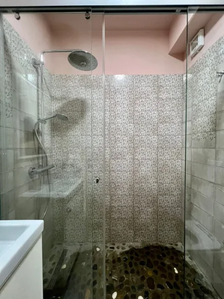 Tirane, jepet me qera nga Pronari, pa-komision apartament 2+1+Ballkon Kati 3, 106 m² 850 € (Shkolla Mihal Grameno)