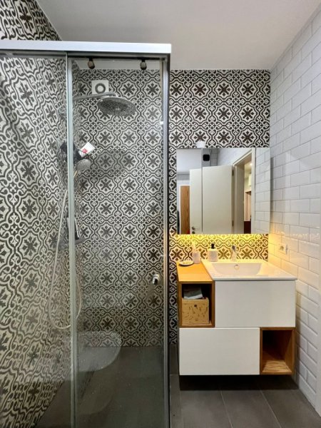 Tirane, jepet me qera nga Pronari, pa-komision apartament 2+1+Ballkon Kati 3, 106 m² 850 € (Shkolla Mihal Grameno)