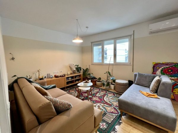 Tirane, jepet me qera nga Pronari, pa-komision apartament 2+1+Ballkon Kati 3, 106 m² 850 € (Shkolla Mihal Grameno)