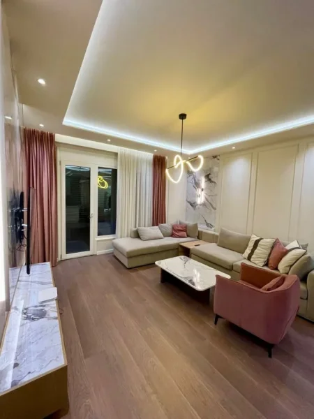 Tirane, jepet me qera apartament 2+1 , 100 m² 1.500 € (Myslym Shyri)