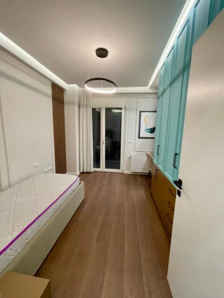 Tirane, jepet me qera apartament 2+1 , 100 m² 1.500 € (Myslym Shyri)