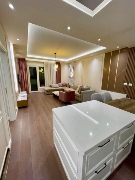 Tirane, jepet me qera apartament 2+1 , 100 m² 1.500 € (Myslym Shyri)