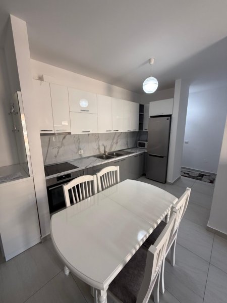 Tirane, jepet me qera apartament 2+1 Kati 7, 110 m² 800 € (Don Bosko)