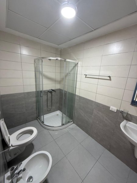 Tirane, jepet me qera apartament 2+1 Kati 7, 110 m² 800 € (Don Bosko)