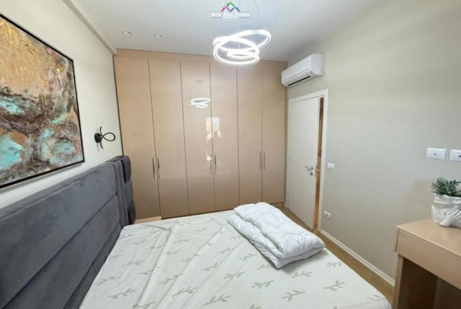 Tirane, jepet me qera apartament 1+1 Kati 7, 65 m² 1.000 € (Rruga e Kavajes)