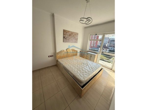 Tirane, jepet me qera apartament 2+1 Kati 4, 85 m² 470 € (në rrugën " Bajram Tushi" në Yzberisht)