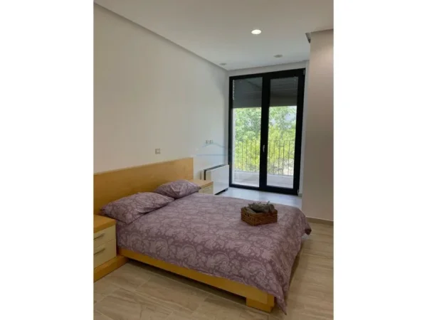 Qera, Apartament 2+1+2+Post Parkimi, Fresku, Tiranë.