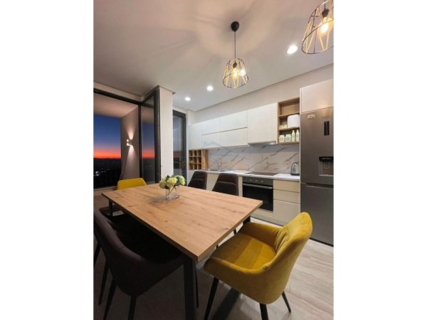 Qera, Apartament 2+1+2+Post Parkimi, Fresku, Tiranë.