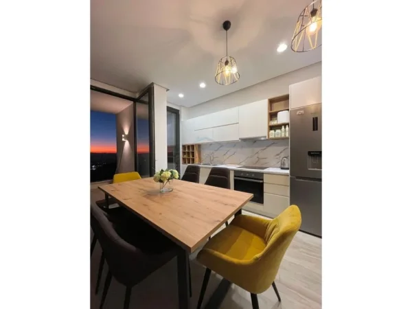 Qera, Apartament 2+1+2+Post Parkimi, Fresku, Tiranë.