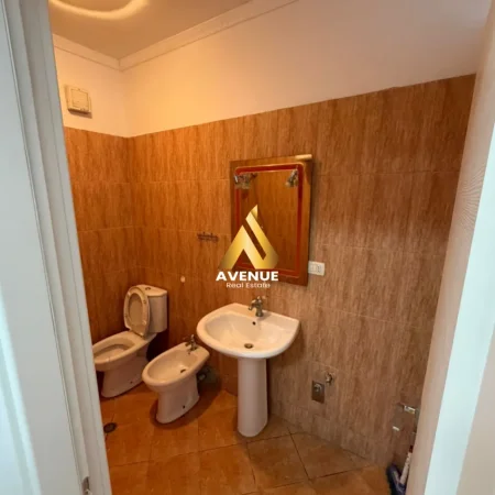 Tirane, shitet apartament 2+1+Ballkon Kati 3, 75 m² 112.000 € (rruga e thesarit)