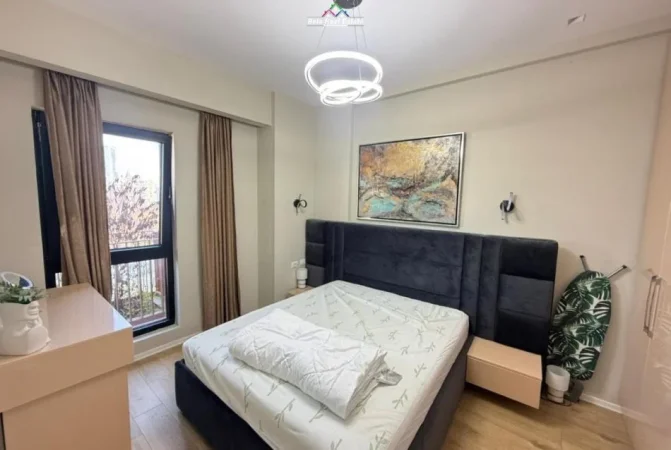 Tirane, jepet me qera apartament 1+1+Ballkon Kati 7, 65 m² 1.000 € (Garden Building)