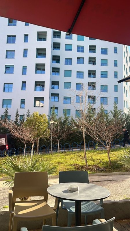 Tirane, jepet me qera apartament 1+1 Kati 4, 57 m² 420 € (Rruga Namik Delvina)