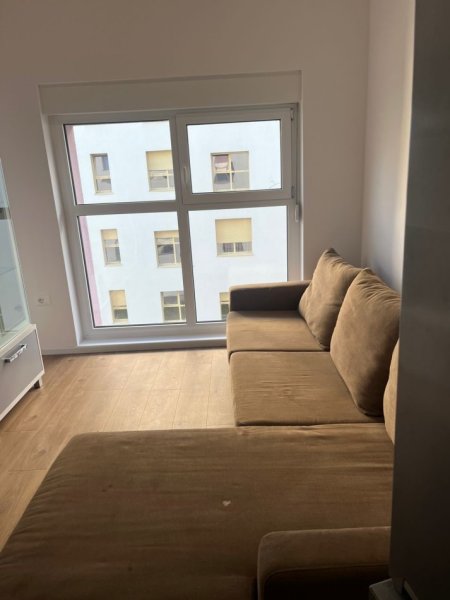 Tirane, jepet me qera apartament 1+1 Kati 4, 57 m² 420 € (Rruga Namik Delvina)