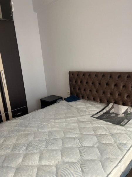 Tirane, jepet me qera apartament 1+1 Kati 4, 57 m² 420 € (Rruga Namik Delvina)