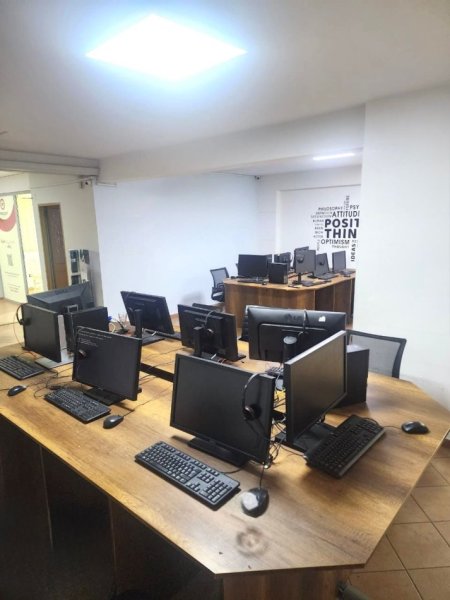 Tirane, jepet me qera zyre Kati 2, 120 m² 800 € (Rruga Ndre Mjeda)