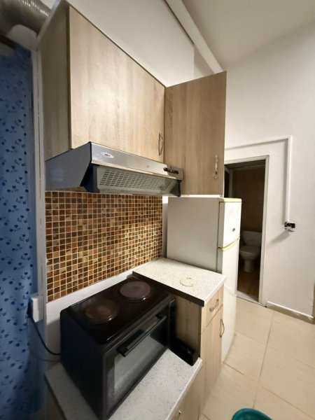 Tirane, jap me qera garsonier Kati 0, 35 m² 280 € (Eleonora, kodra e diellit)