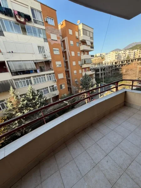 Tirane, shitet apartament 2+1+Ballkon Kati 3, 75 m² 112.000 € (Fresk (përballë SPAR 2))