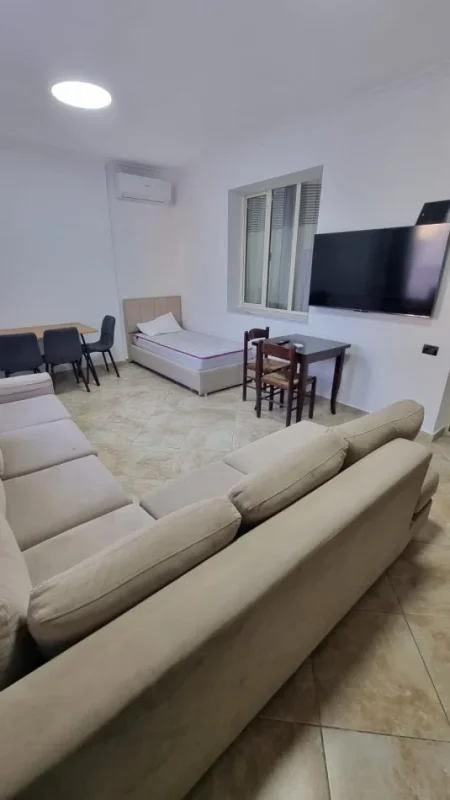 JEPET ME QERA APARTAMENT 1+1 NE VASIL SHANTO,   500 €URO