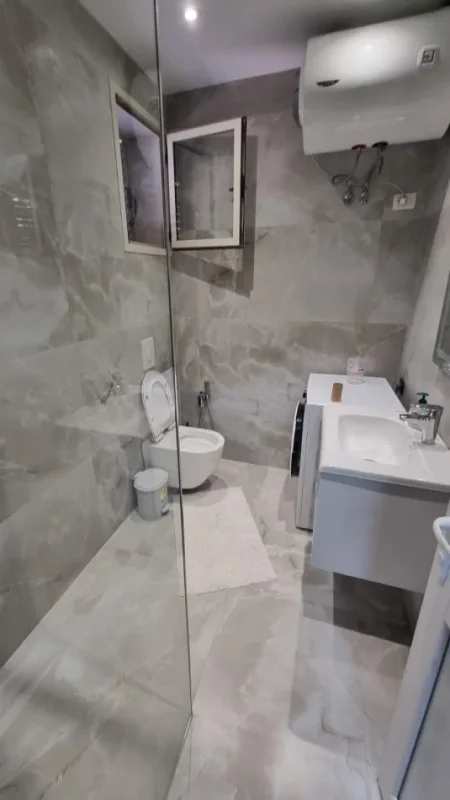 JEPET ME QERA APARTAMENT 1+1 NE VASIL SHANTO,   500 €URO