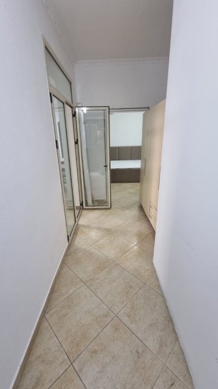 JEPET ME QERA APARTAMENT 1+1 NE VASIL SHANTO,   500 €URO