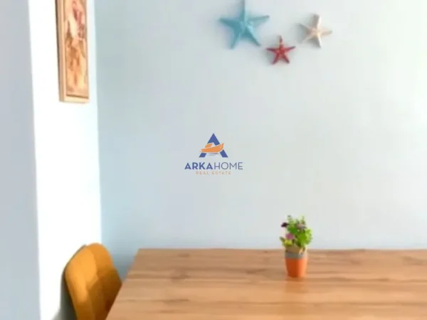 Tirane, jepet me qera apartament 1+1+Ballkon Kati 8, 65 m² 520 € 