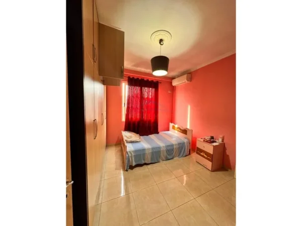 Tirane, jepet me qera apartament 2+1 Kati 8, 97 m² 450 € (Unaza e Re,Astir.)