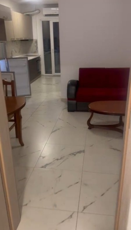 Tirane, jepet me qera apartament duplex 1+1 , 