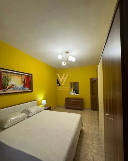 Tirane, jepet me qera apartament 1+1+Ballkon Kati 7, 63 m² 450 € (STACIONI I TRENIT)