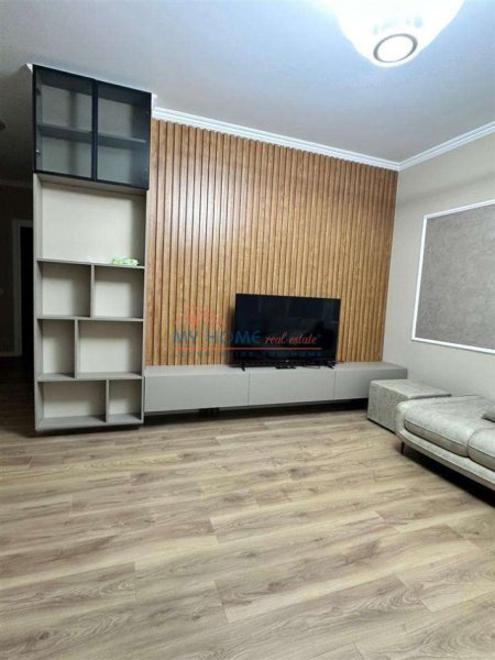 Tirane, shitet apartament 2+1+Ballkon Kati 8, 114 m² 150.000 € 