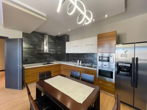 Tirane, shitet apartament 2+1 Kati 5, 106 m² (Astiri)