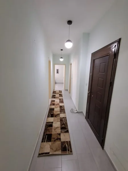 Jepet me Qera Apartament 2+1+2 në Astir tek Vila L1,   500 €URO