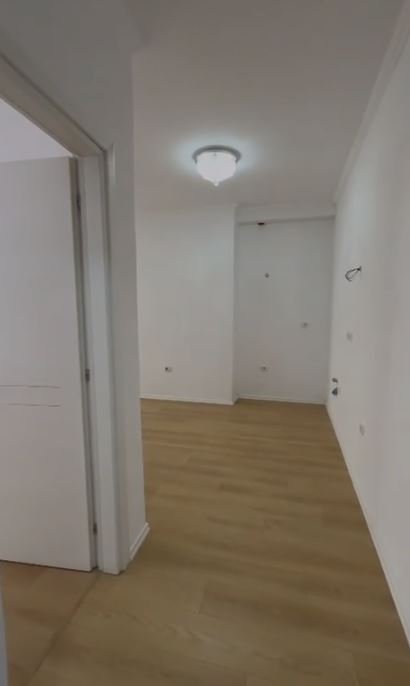 SHITET APARTAMENT 2+1 NE FRESK TEK RRUGA E THESARIT ME HIPOTEKE,   112.000 €URO