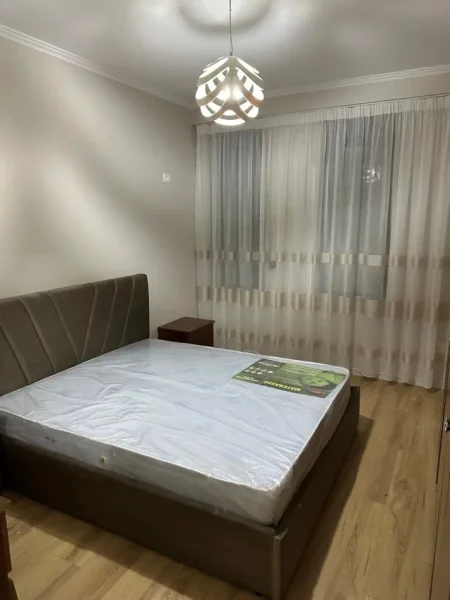 Tirane, jepet me qera apartament 1+1+Ballkon Kati 7, 70 m² 550 € (21 DHJETORI)