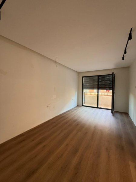 Tirane, shitet apartament 2+1 Kati 3, 118 m² 330.000 € (Liqeni i Thatë (te RADISSON))