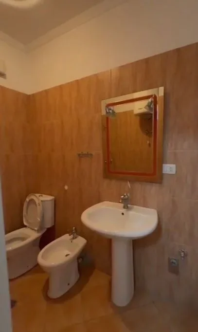 SHITET APARTAMENT 2+1 NE FRESK TEK RRUGA E THESARIT ME HIPOTEKE,   112.000 €URO