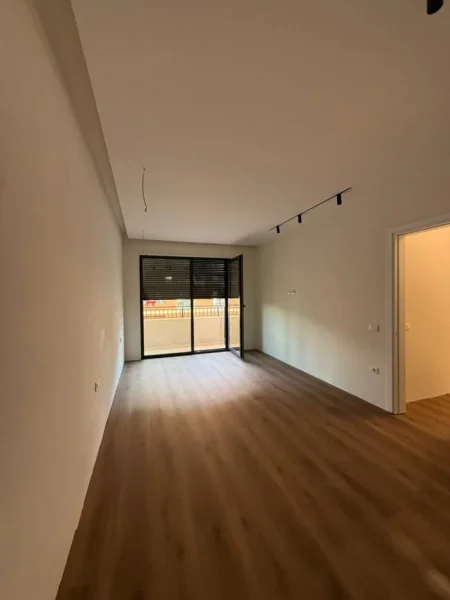 Tirane, shitet apartament 2+1 Kati 3, 120 m² 330.000 € (LIQENI I THATE)