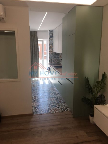 Tirane, jepet me qera apartament 1+1+Ballkon Kati 4, 65 m² 600 € (Robert Shvarc)