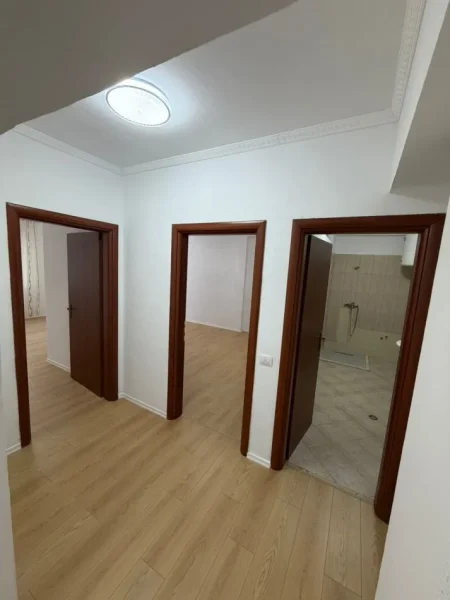 Tirane, shitet apartament 1+1 Kati 3, 69 m² 91.000 € (Fresk)